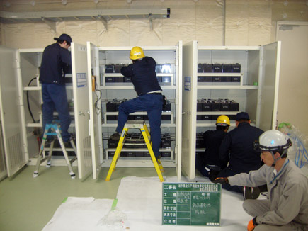 無停電電源装置　蓄電池接続